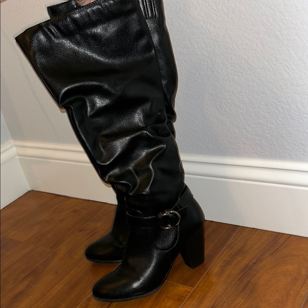 Women's Black Knee-High Boots